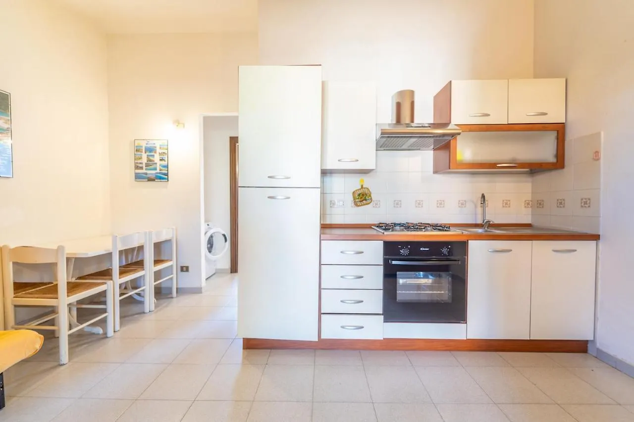 Iss Travel, Cottages Le Canne - Private Outdoor Area With Table And Chairs San Teodoro  0*,  Olaszország